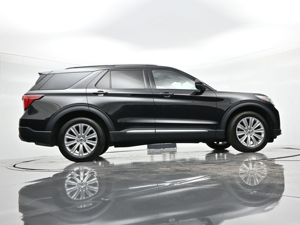 Ford Explorer Vehicle Full-screen Gallery Image 33