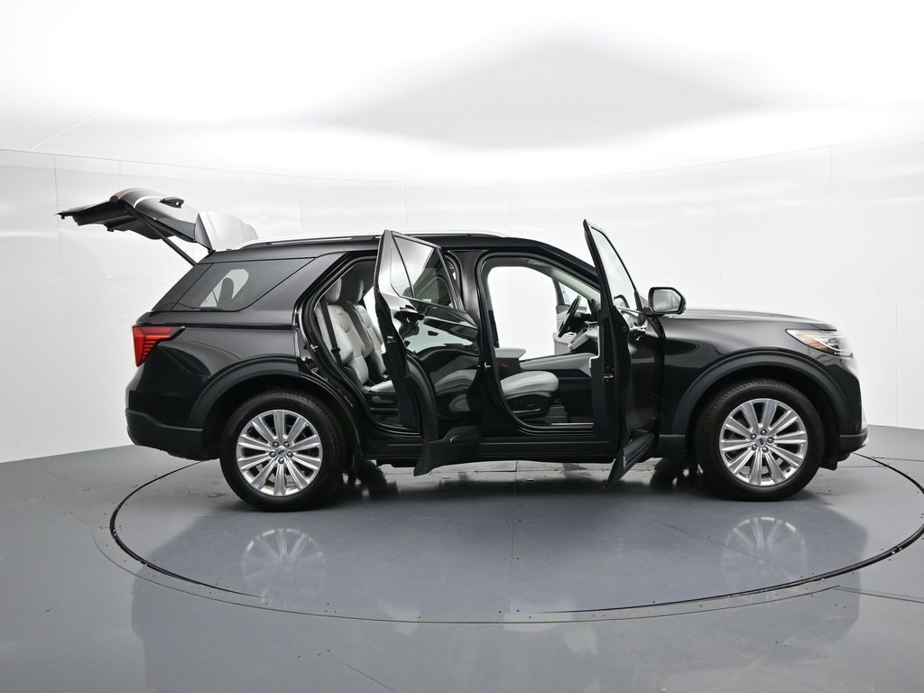 Ford Explorer Vehicle Full-screen Gallery Image 34