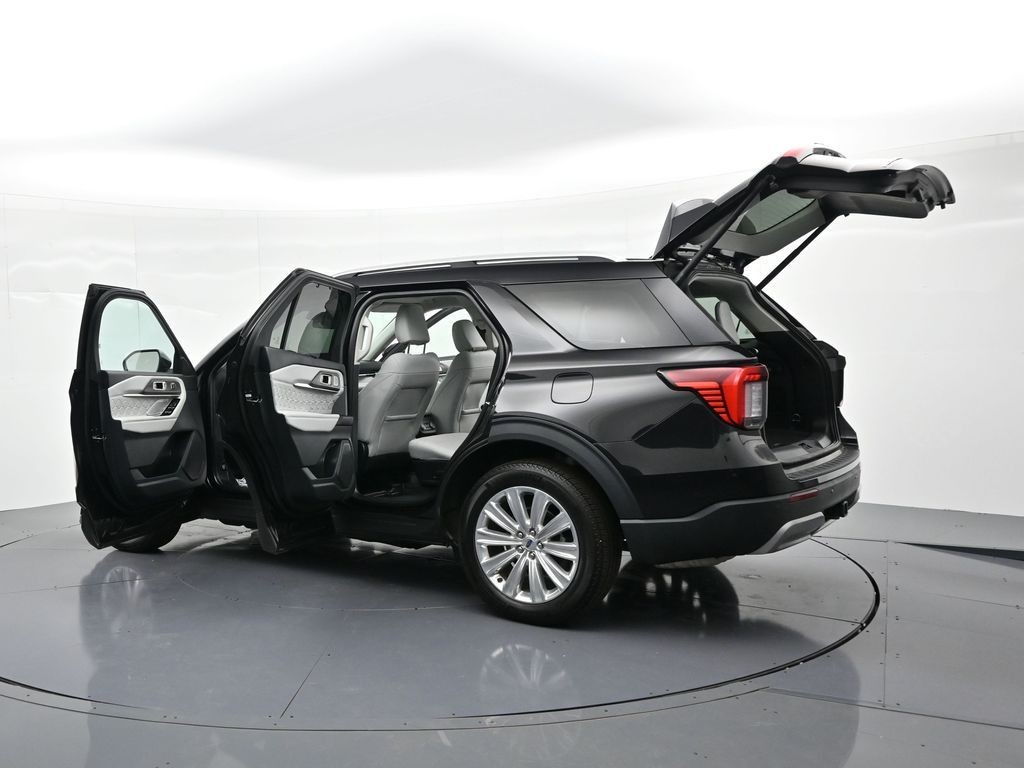 Ford Explorer Vehicle Full-screen Gallery Image 35