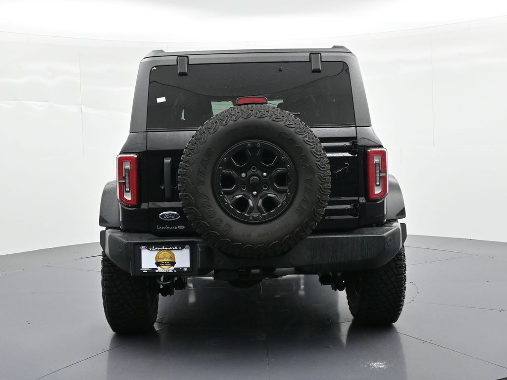 Ford Bronco Vehicle Full-screen Gallery Image 07