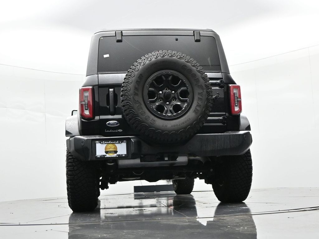Ford Bronco Vehicle Full-screen Gallery Image 30