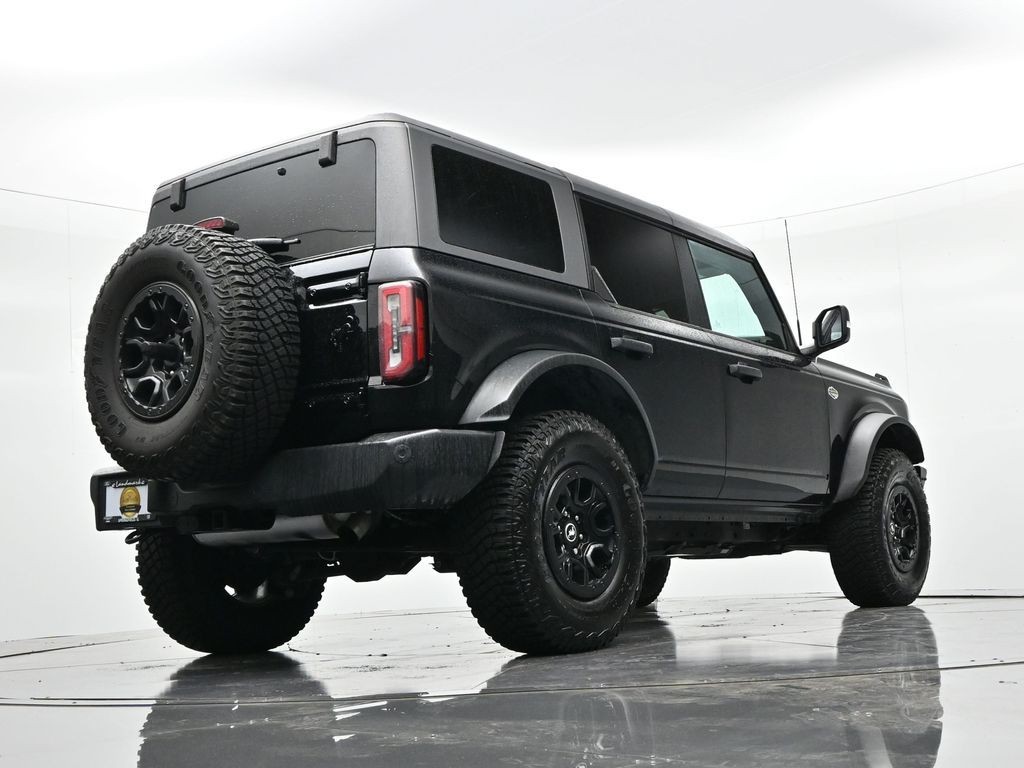 Ford Bronco Vehicle Full-screen Gallery Image 31