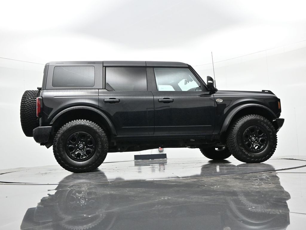 Ford Bronco Vehicle Full-screen Gallery Image 32