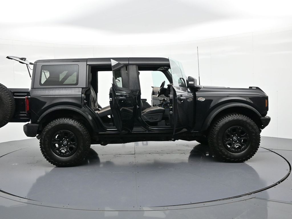 Ford Bronco Vehicle Full-screen Gallery Image 33