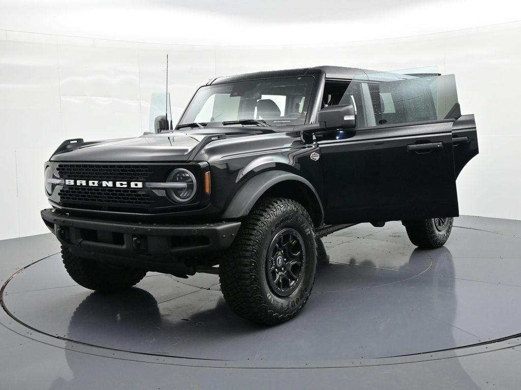 Ford Bronco Vehicle Full-screen Gallery Image 35