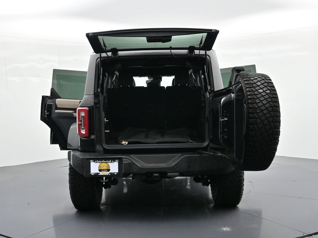 Ford Bronco Vehicle Full-screen Gallery Image 36