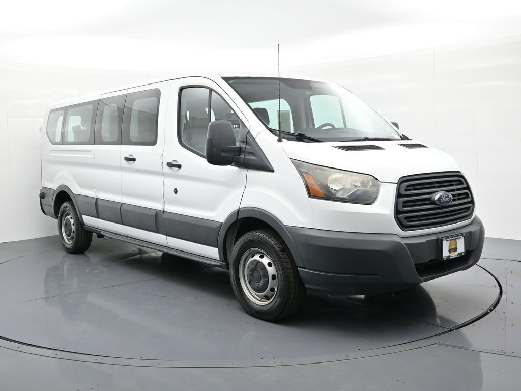 Ford Transit Wagon Vehicle Full-screen Gallery Image 4