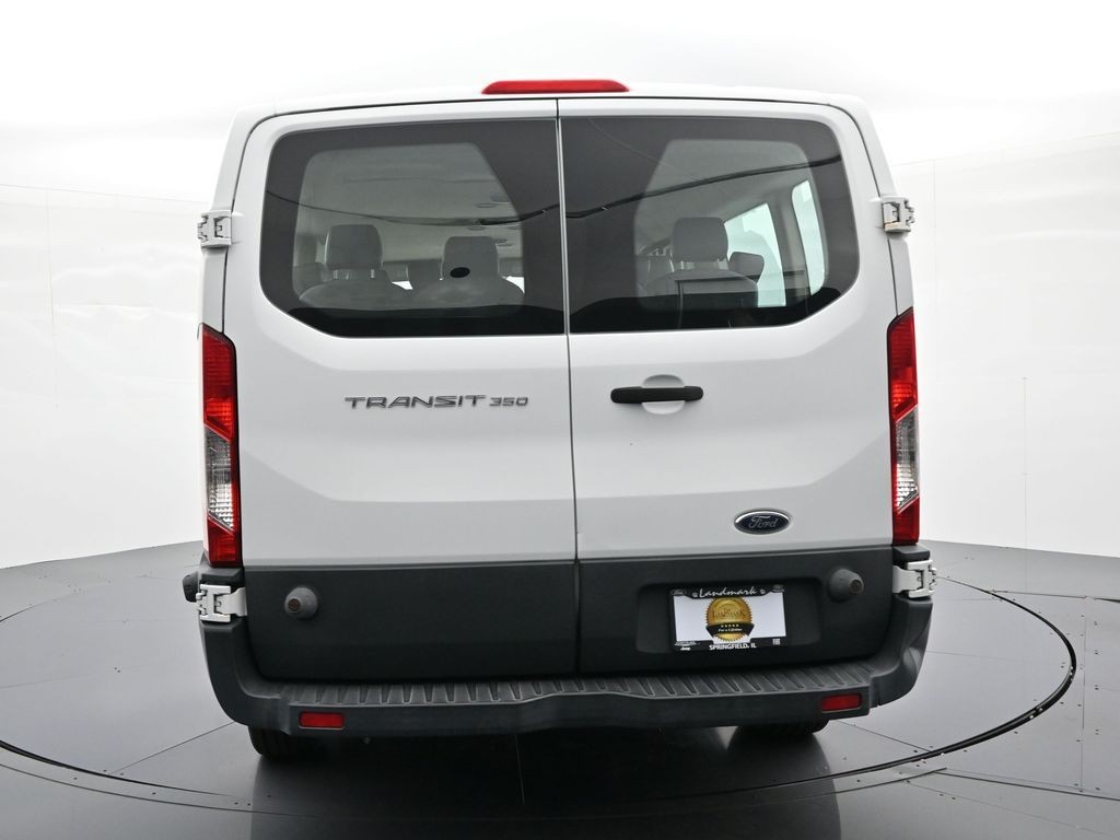Ford Transit Wagon Vehicle Full-screen Gallery Image 7