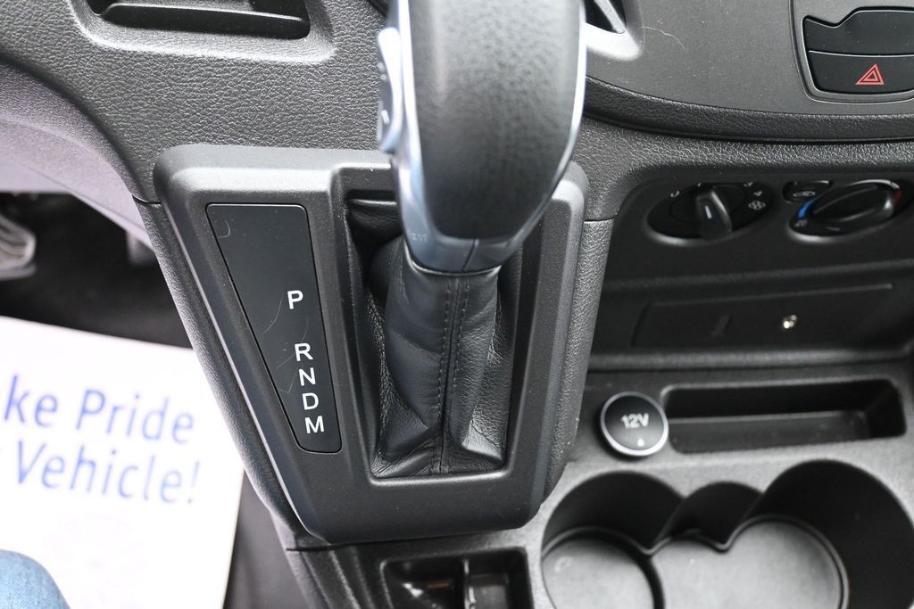 Ford Transit Wagon Vehicle Full-screen Gallery Image 13