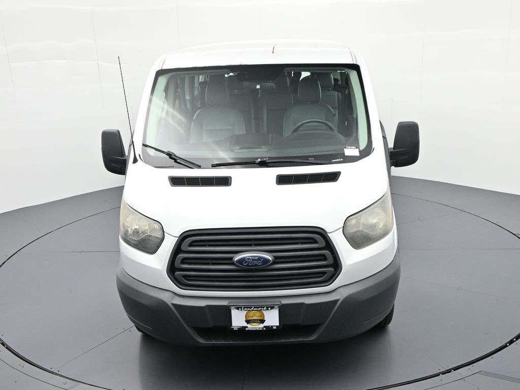 Ford Transit Wagon Vehicle Full-screen Gallery Image 18