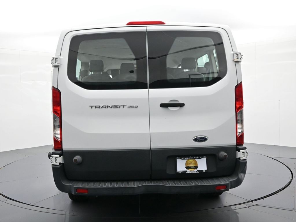 Ford Transit Wagon Vehicle Full-screen Gallery Image 28