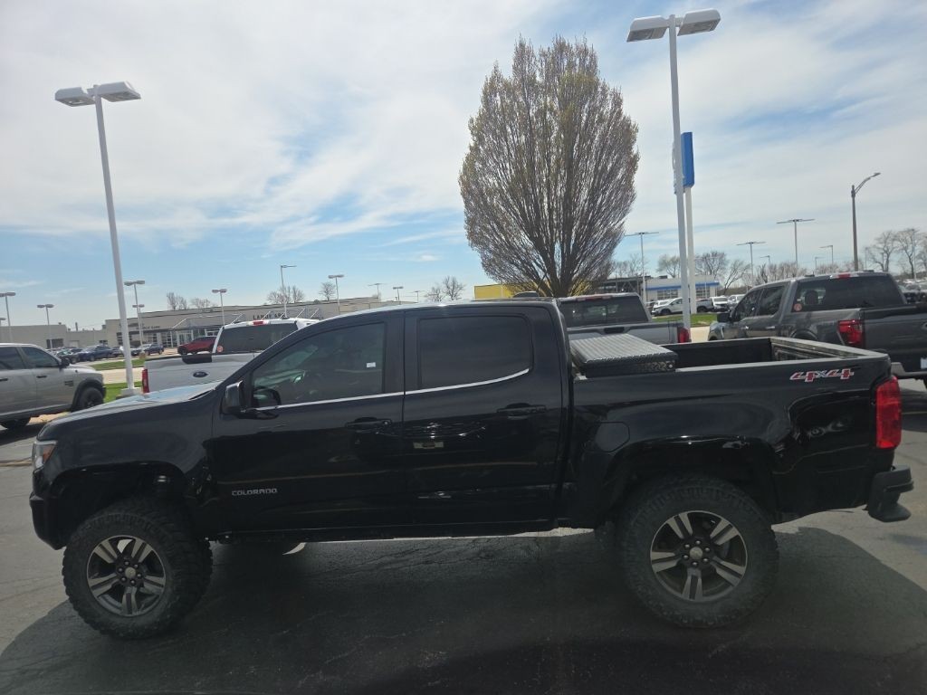 Chevrolet Colorado Vehicle Full-screen Gallery Image 2