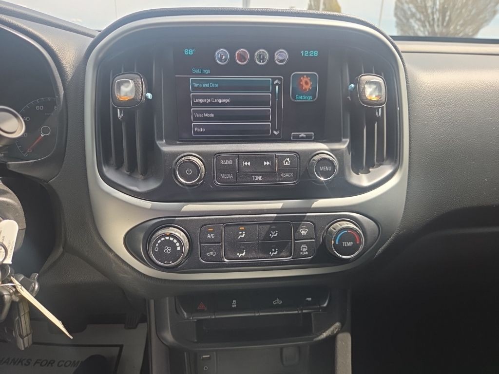 Chevrolet Colorado Vehicle Full-screen Gallery Image 12