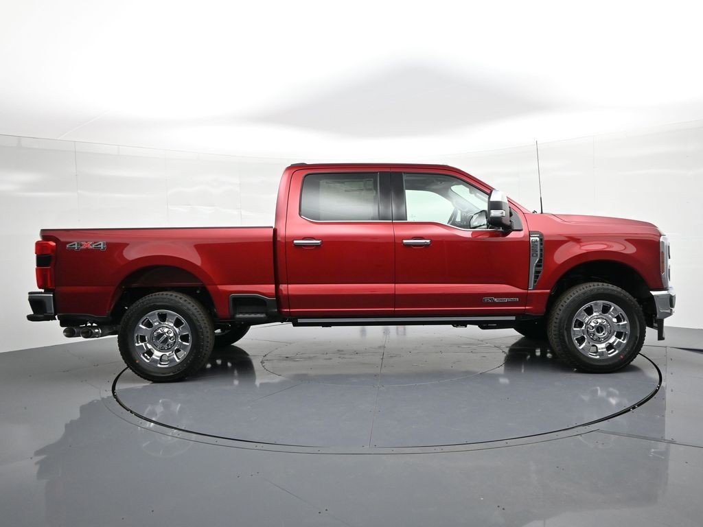 Ford F-250SD Vehicle Full-screen Gallery Image 5