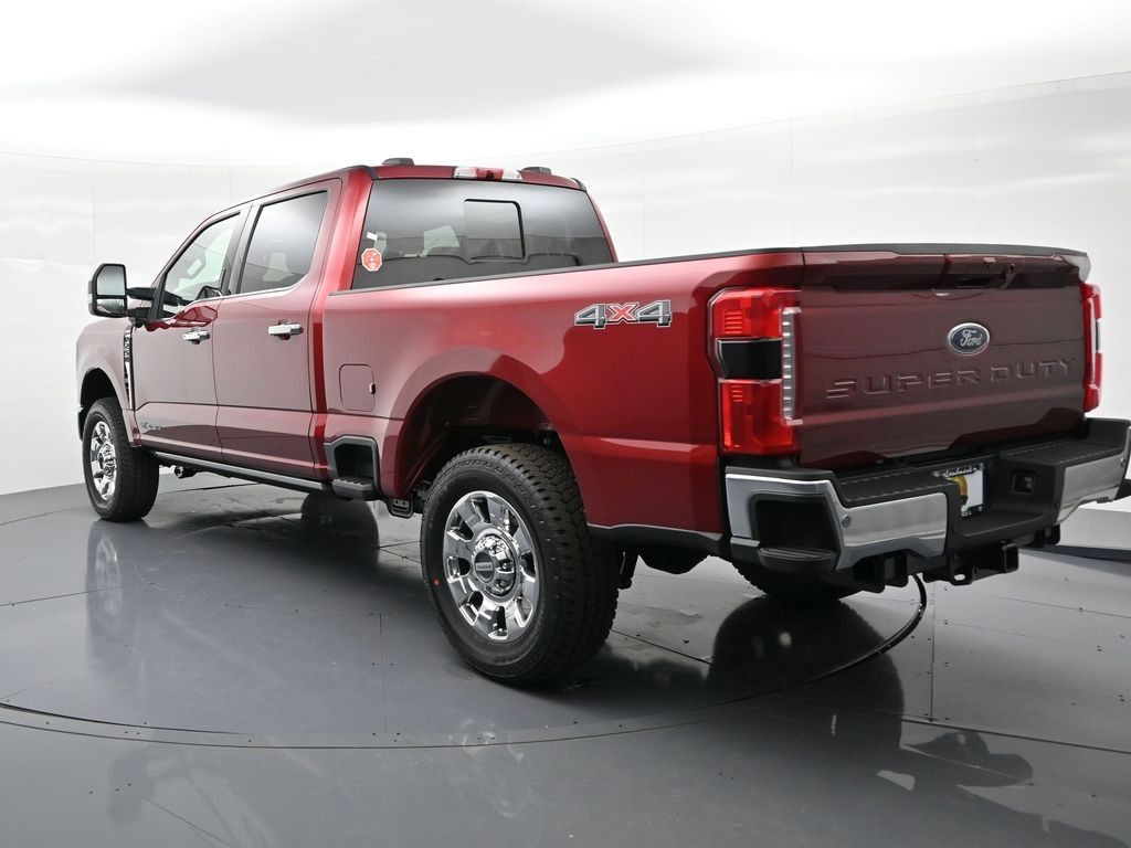 Ford F-250SD Vehicle Full-screen Gallery Image 8