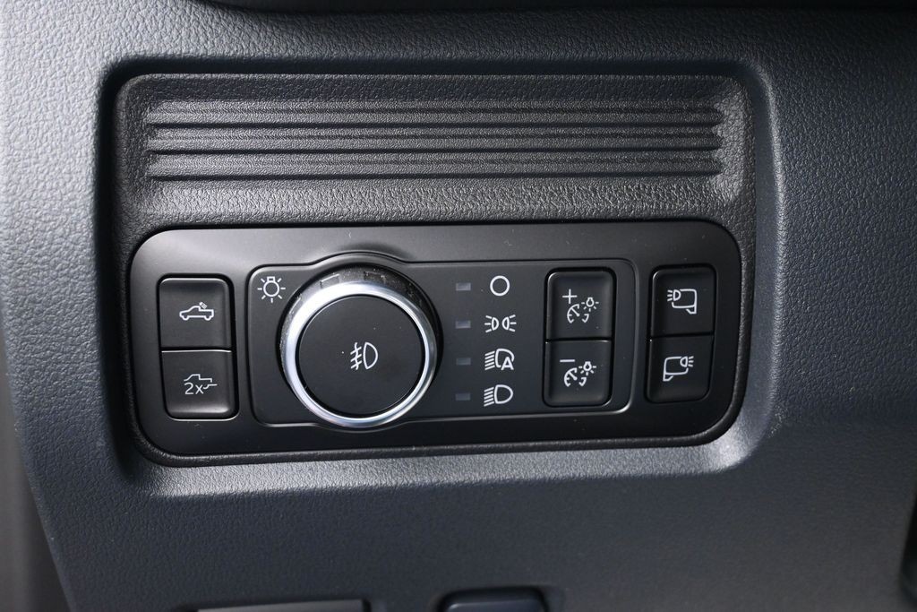 Ford F-250SD Vehicle Full-screen Gallery Image 22