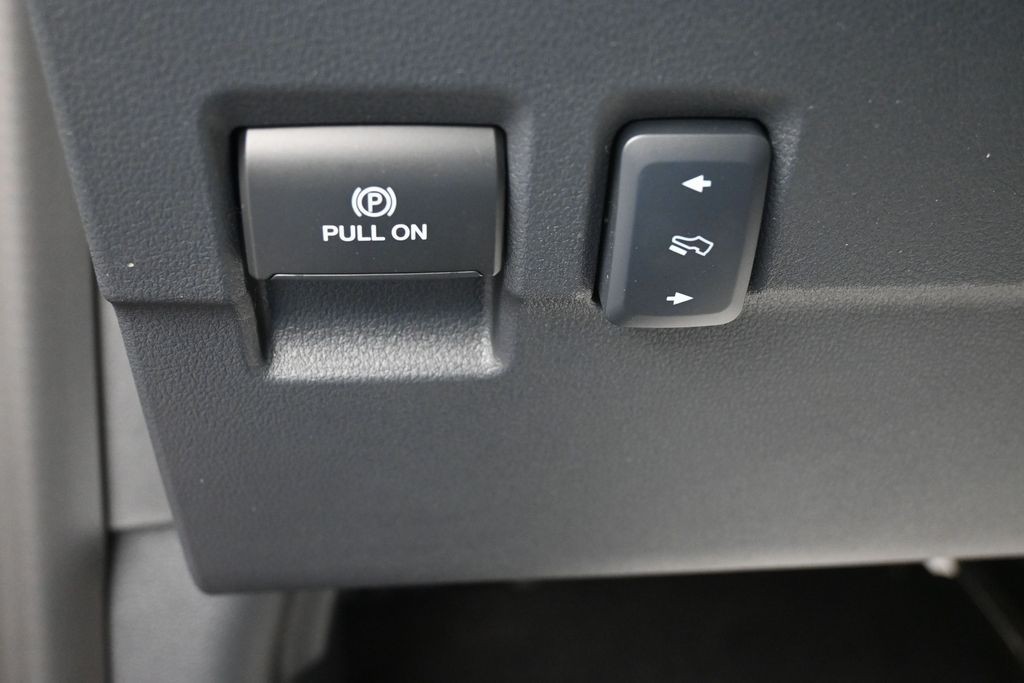 Ford F-250SD Vehicle Full-screen Gallery Image 23