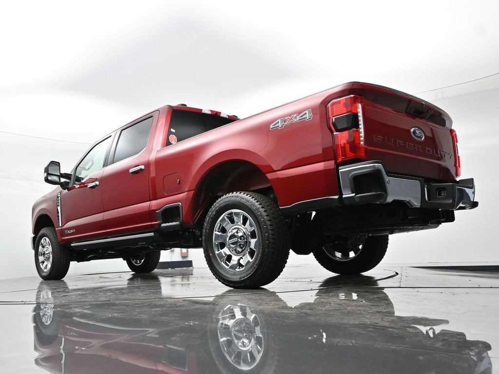Ford F-250SD Vehicle Full-screen Gallery Image 34