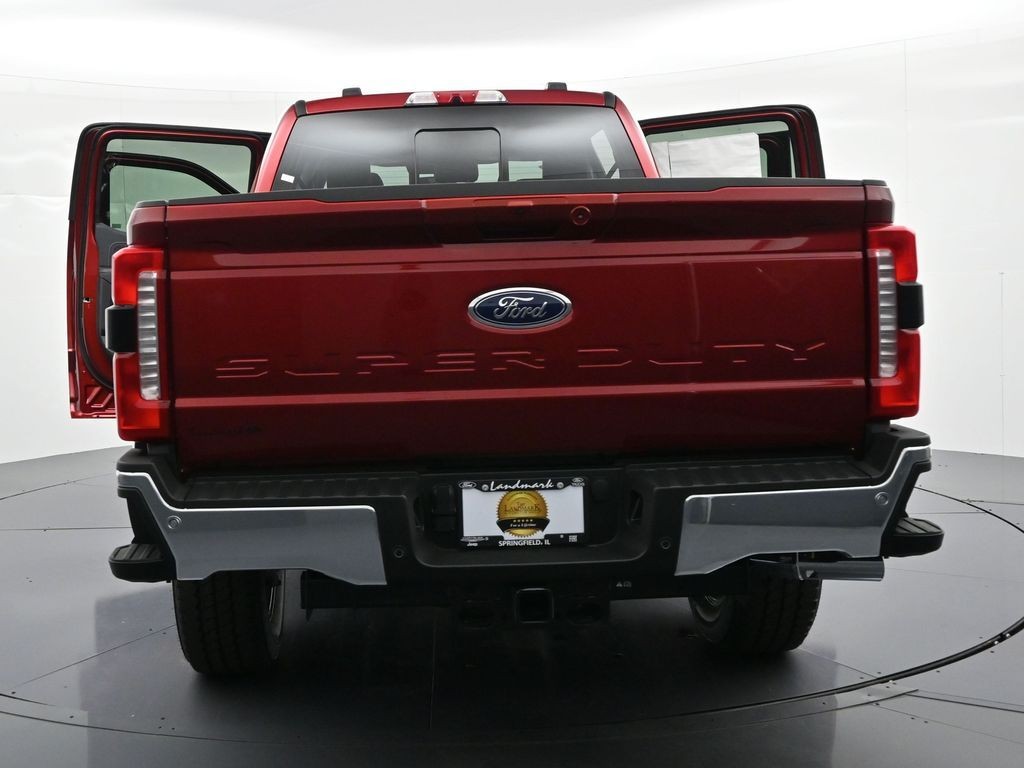 Ford F-250SD Vehicle Full-screen Gallery Image 41