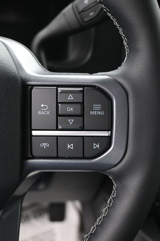 Ford F-250SD Vehicle Full-screen Gallery Image 20