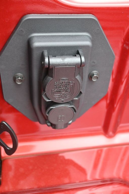 Ford F-250SD Vehicle Full-screen Gallery Image 26