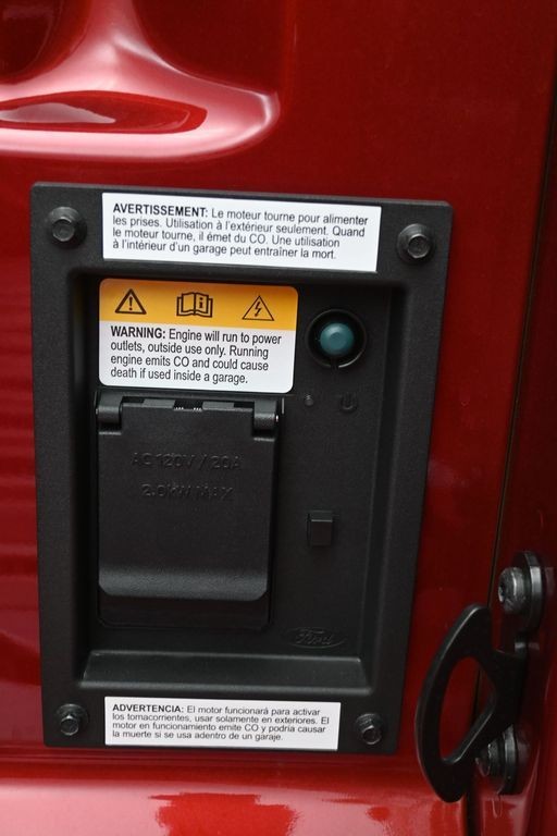 Ford F-250SD Vehicle Full-screen Gallery Image 29