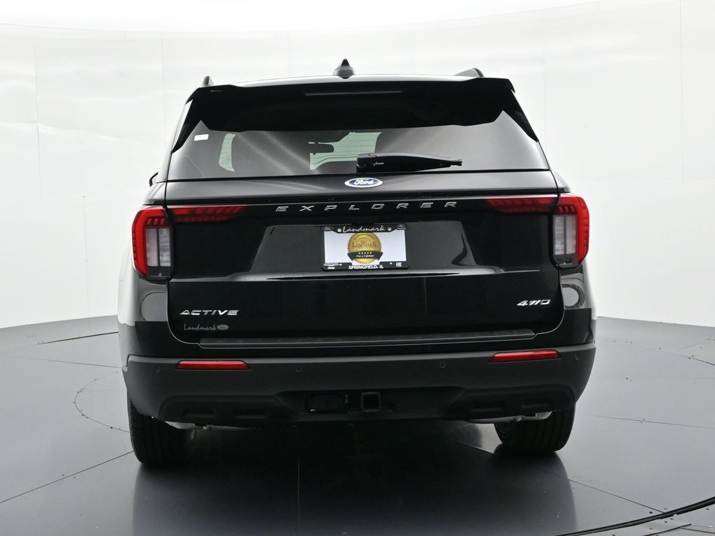 Ford Explorer Vehicle Full-screen Gallery Image 7
