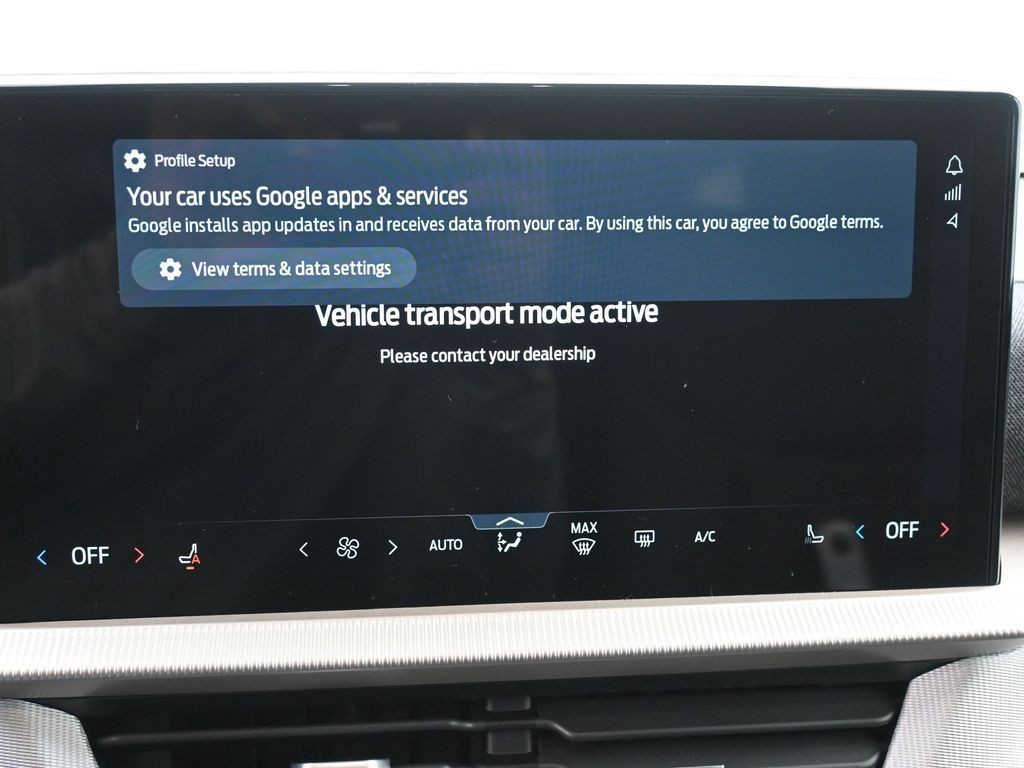 Ford Explorer Vehicle Full-screen Gallery Image 12