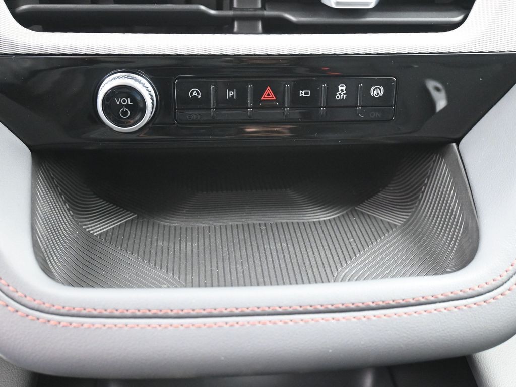 Ford Explorer Vehicle Full-screen Gallery Image 14