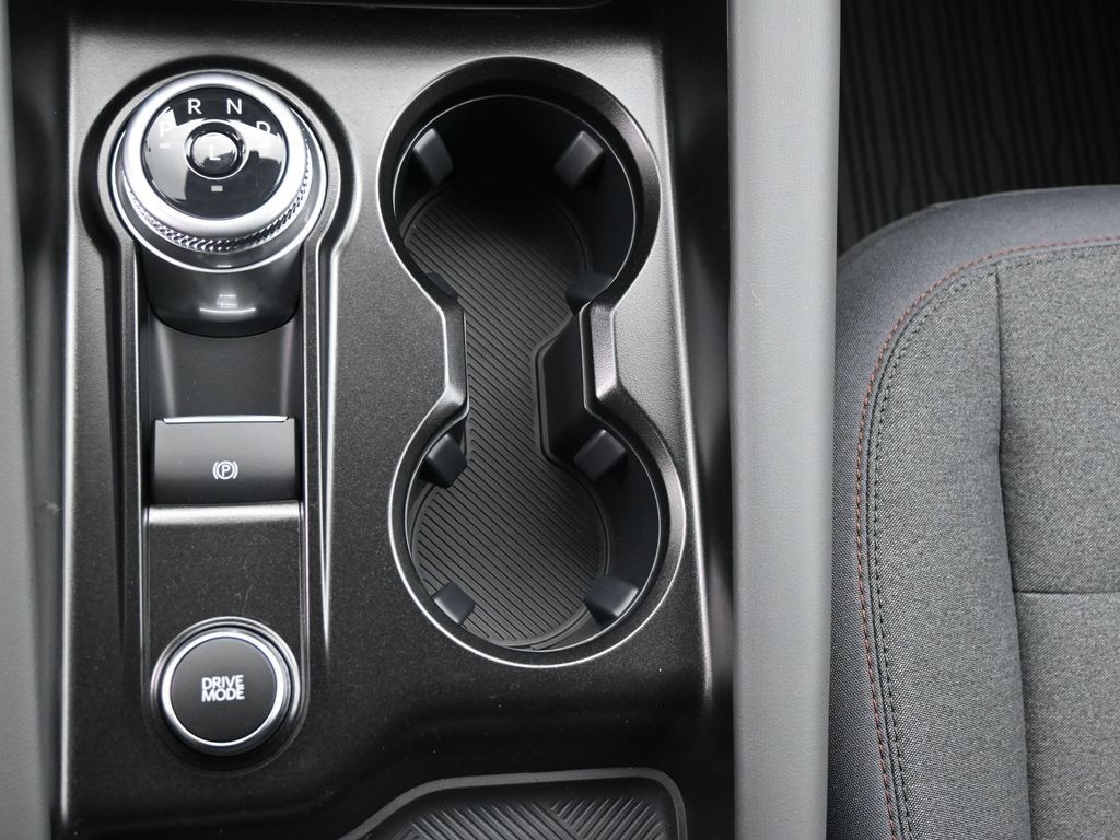 Ford Explorer Vehicle Full-screen Gallery Image 16