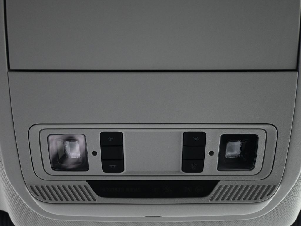 Ford Explorer Vehicle Full-screen Gallery Image 17