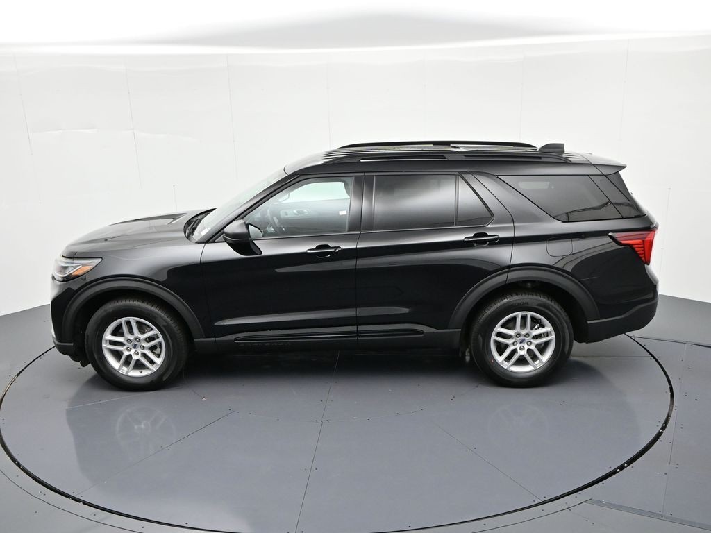 Ford Explorer Vehicle Full-screen Gallery Image 27