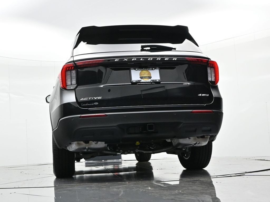 Ford Explorer Vehicle Full-screen Gallery Image 29