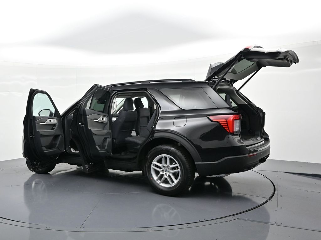 Ford Explorer Vehicle Full-screen Gallery Image 33