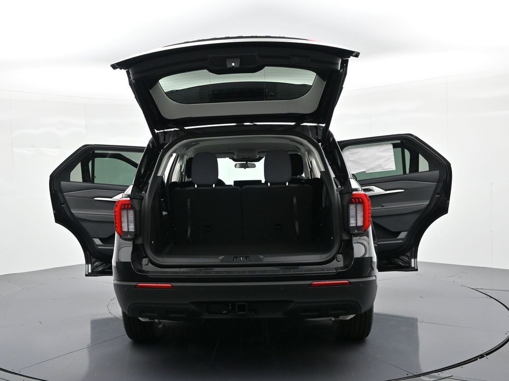 Ford Explorer Vehicle Full-screen Gallery Image 35