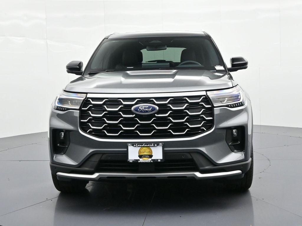 Ford Explorer Vehicle Full-screen Gallery Image 3