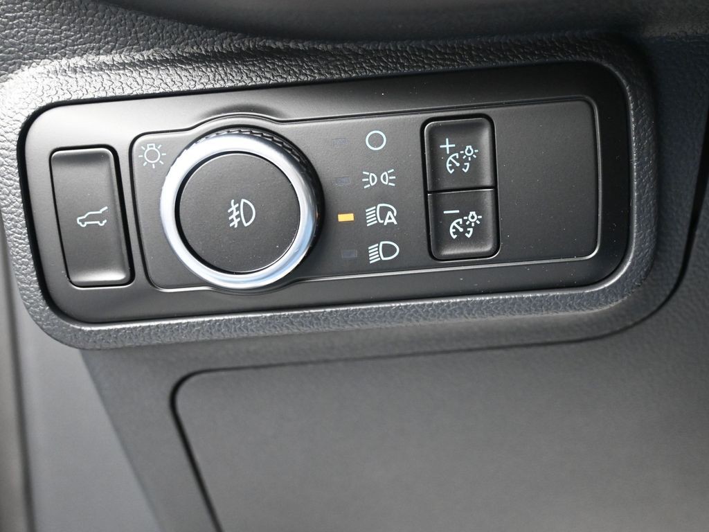 Ford Explorer Vehicle Full-screen Gallery Image 19