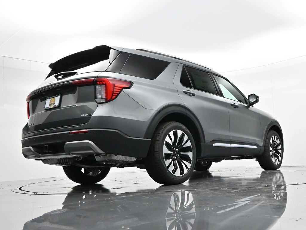Ford Explorer Vehicle Full-screen Gallery Image 29
