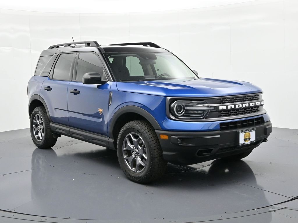 Ford Bronco Sport Vehicle Full-screen Gallery Image 04