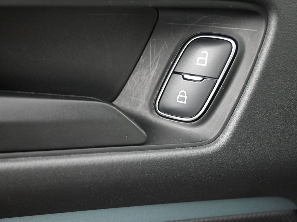 Ford Bronco Sport Vehicle Full-screen Gallery Image 22