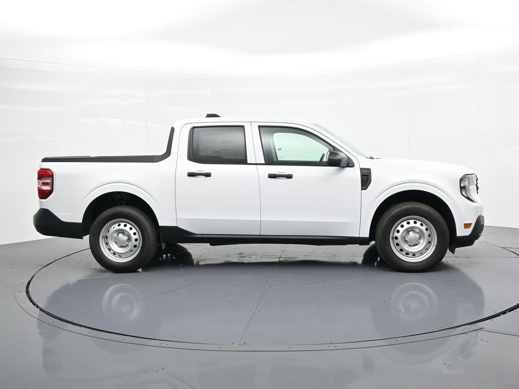 Ford Maverick Vehicle Full-screen Gallery Image 5