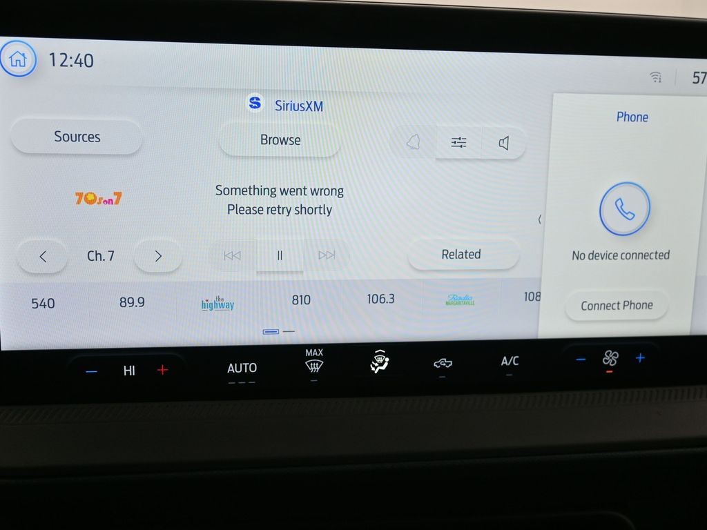 Ford Maverick Vehicle Full-screen Gallery Image 11