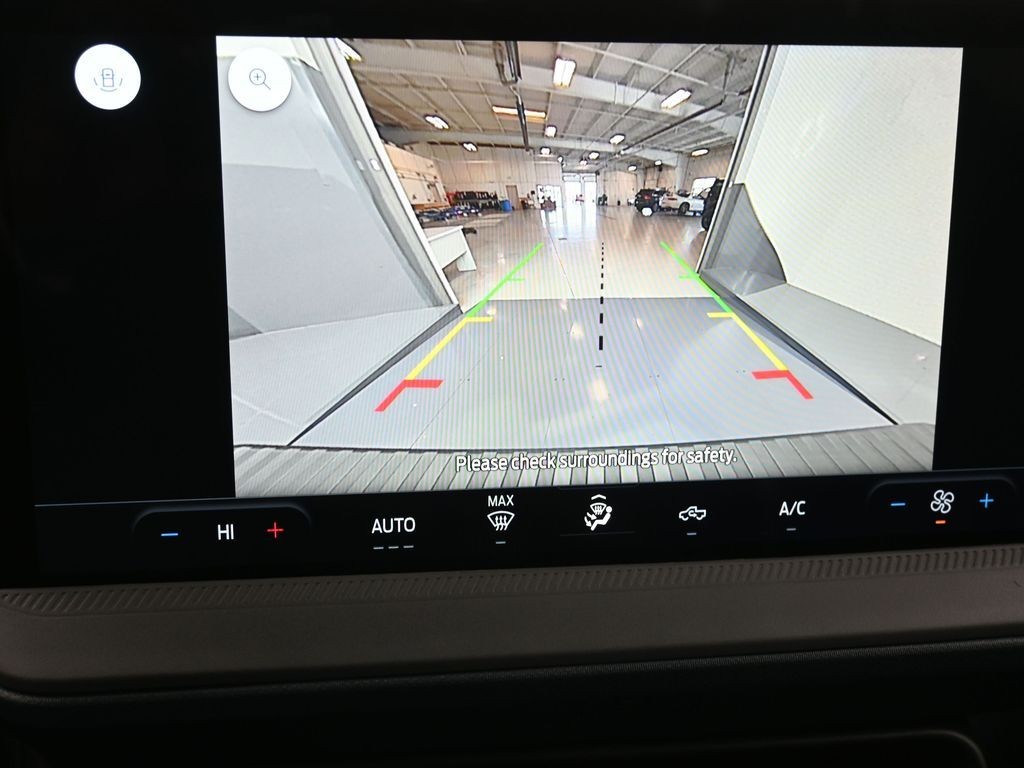 Ford Maverick Vehicle Full-screen Gallery Image 12