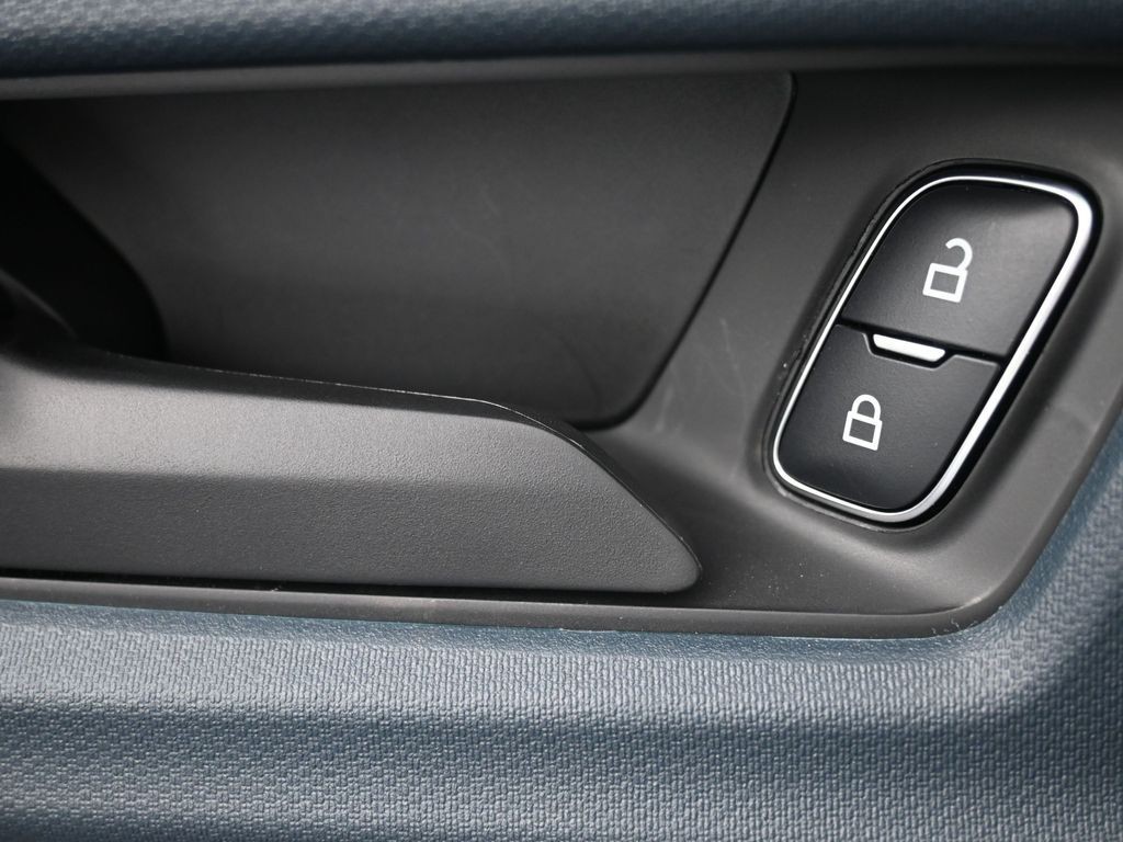 Ford Maverick Vehicle Full-screen Gallery Image 21