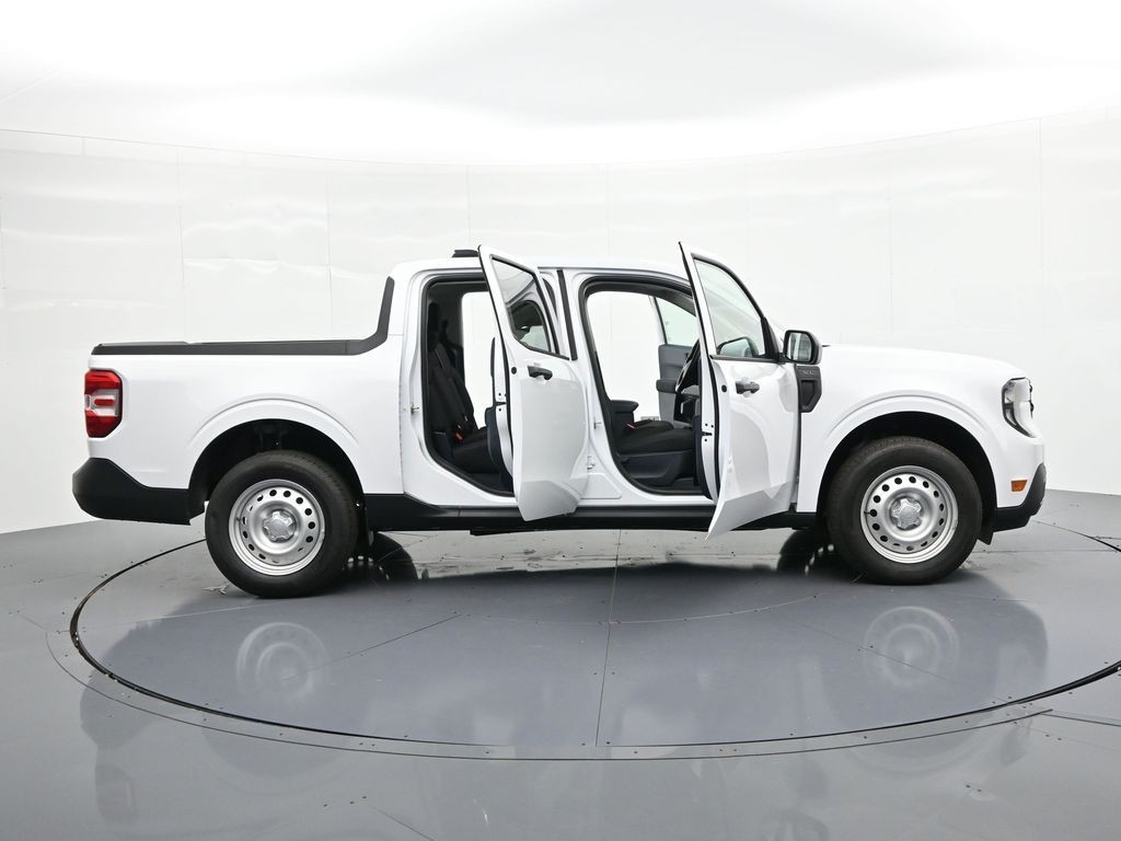 Ford Maverick Vehicle Full-screen Gallery Image 32