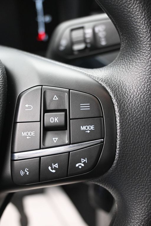 Ford Maverick Vehicle Full-screen Gallery Image 18