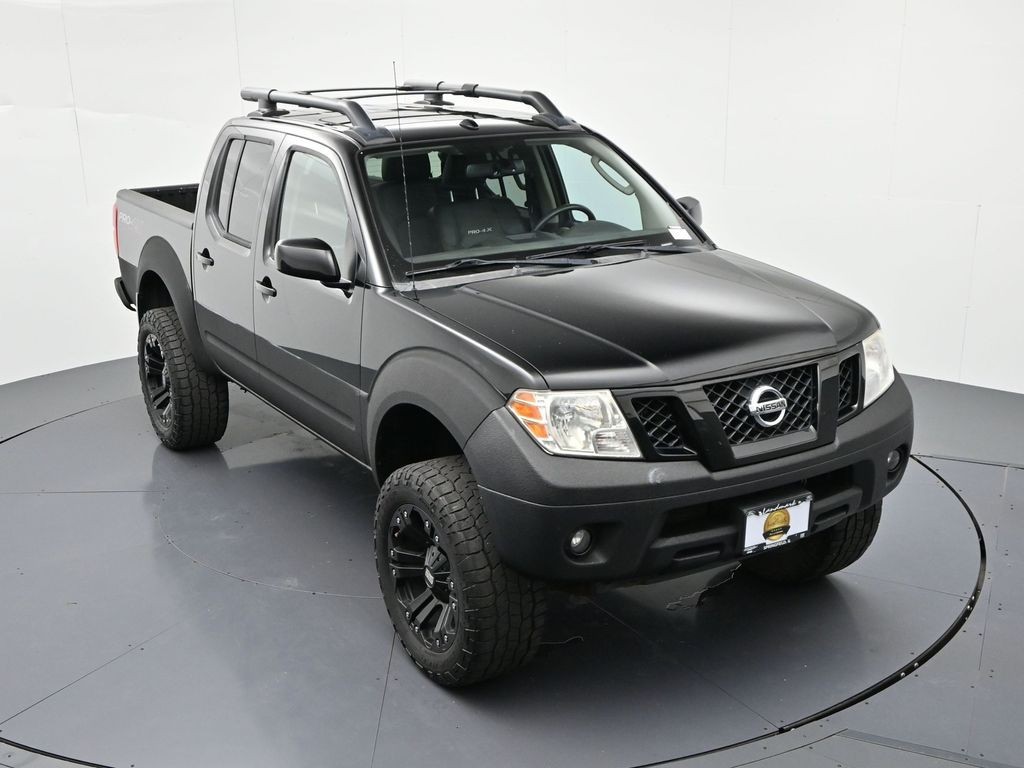 Nissan Frontier Vehicle Full-screen Gallery Image 19