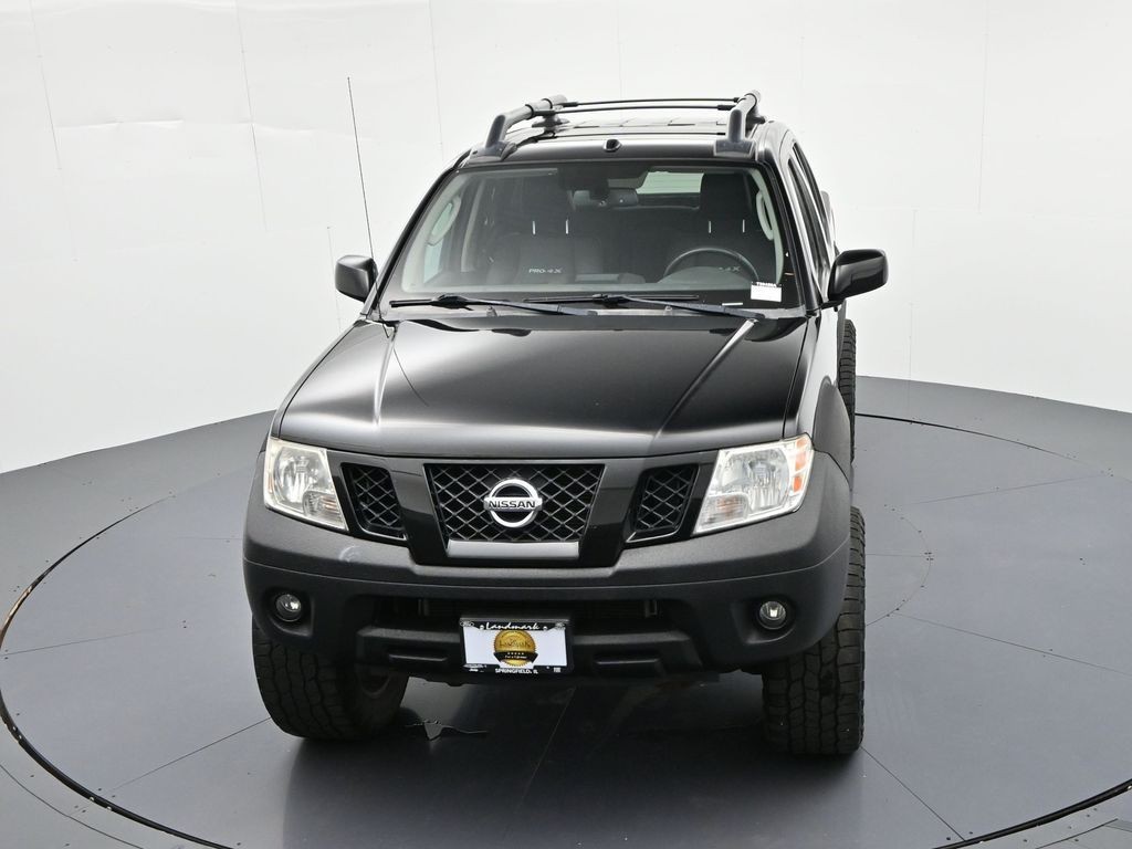 Nissan Frontier Vehicle Full-screen Gallery Image 20