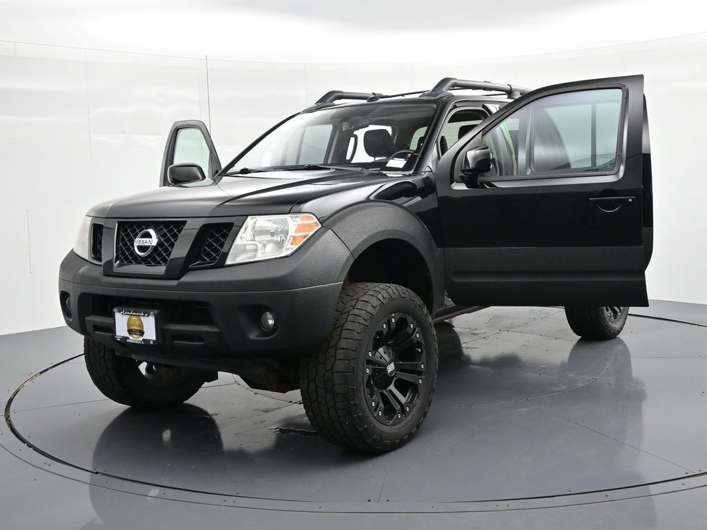 Nissan Frontier Vehicle Full-screen Gallery Image 29