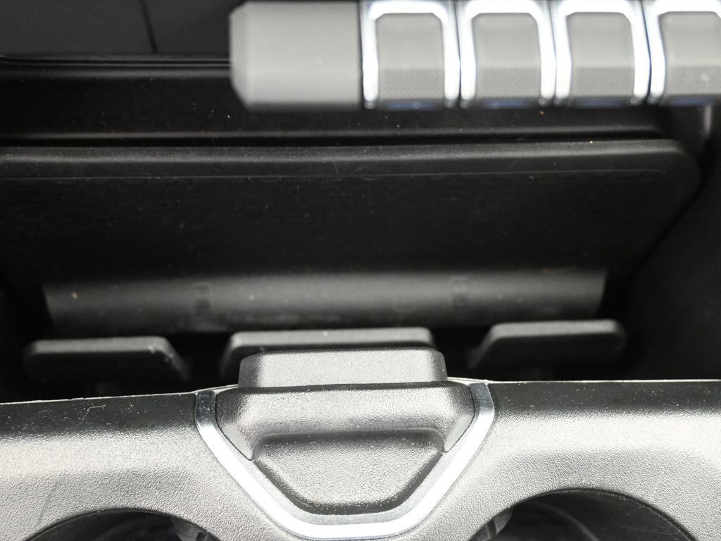 Ram 1500 Vehicle Full-screen Gallery Image 14